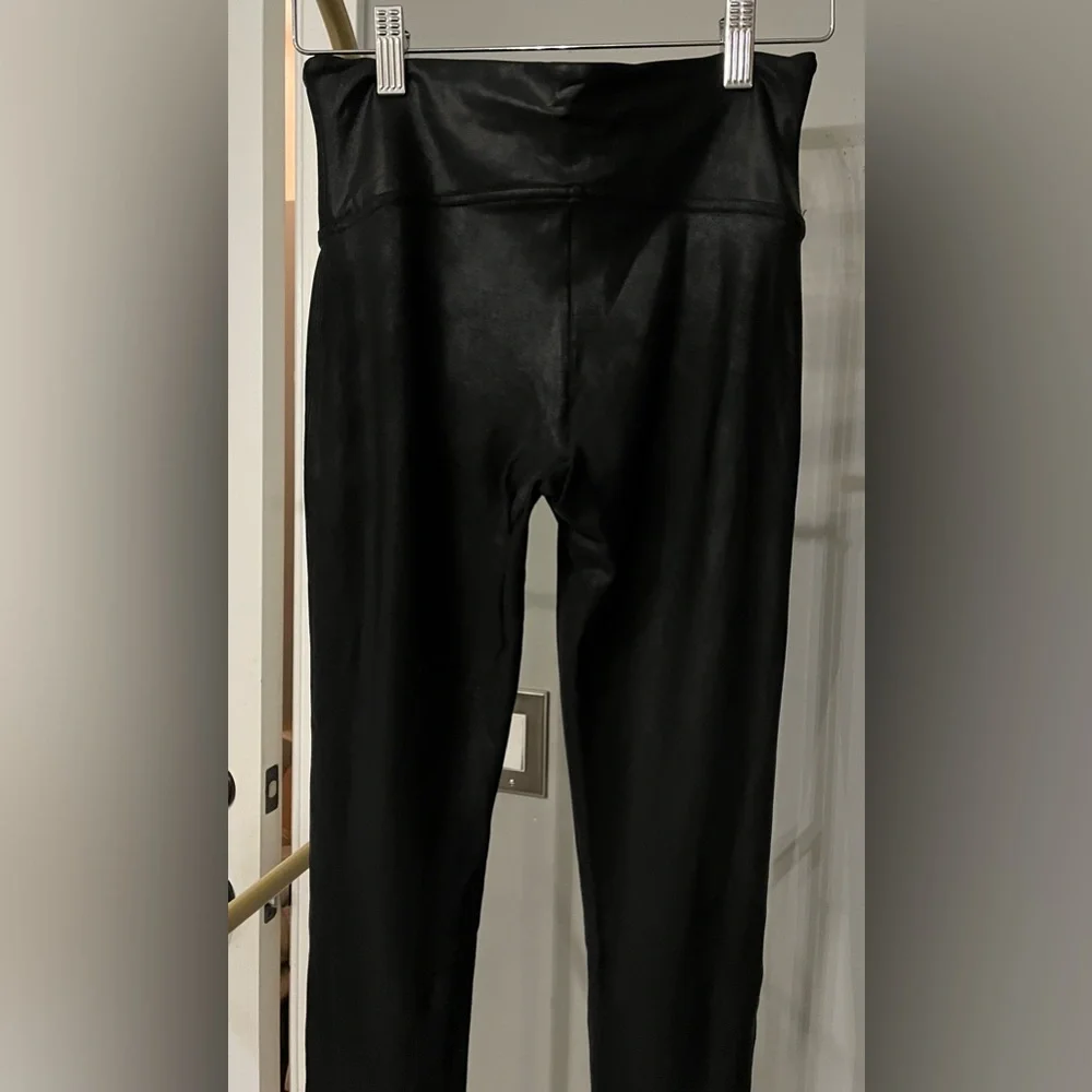 SPANX FAUX LEATHER LEGGINGS - Picture 6 of 7